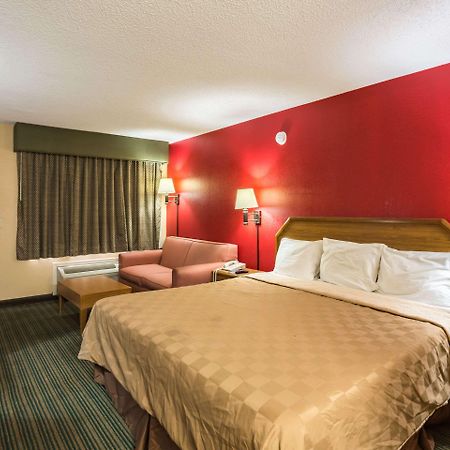 Rodeway Inn Hazlehurst Екстериор снимка