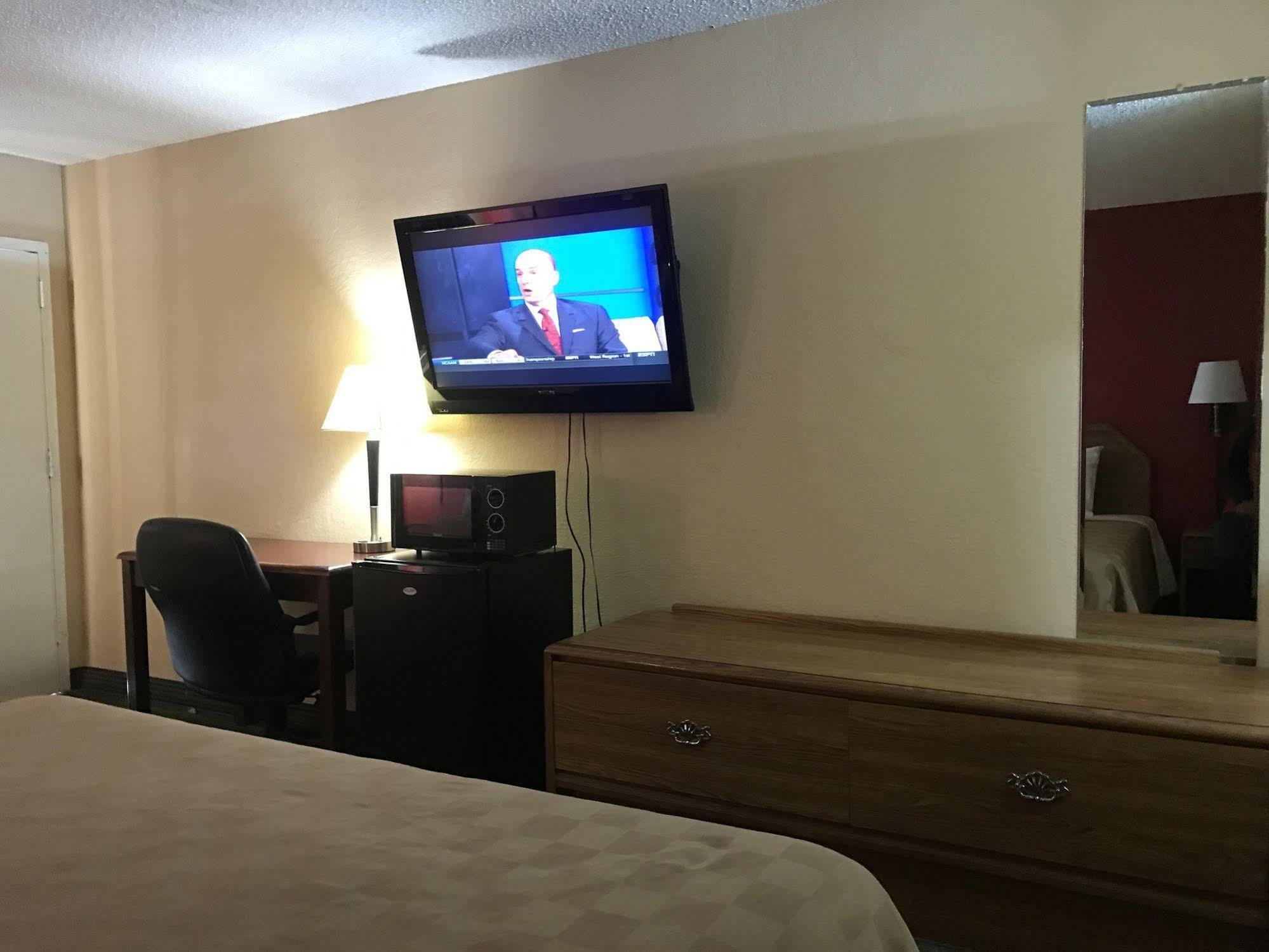 Rodeway Inn Hazlehurst Екстериор снимка
