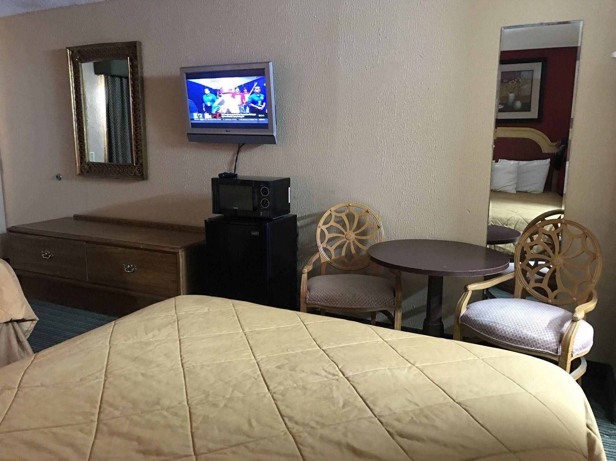 Rodeway Inn Hazlehurst Екстериор снимка