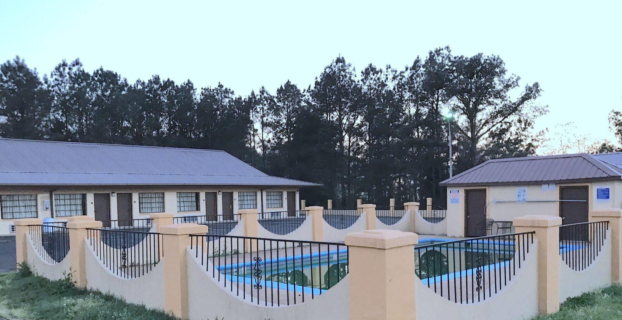 Rodeway Inn Hazlehurst Екстериор снимка
